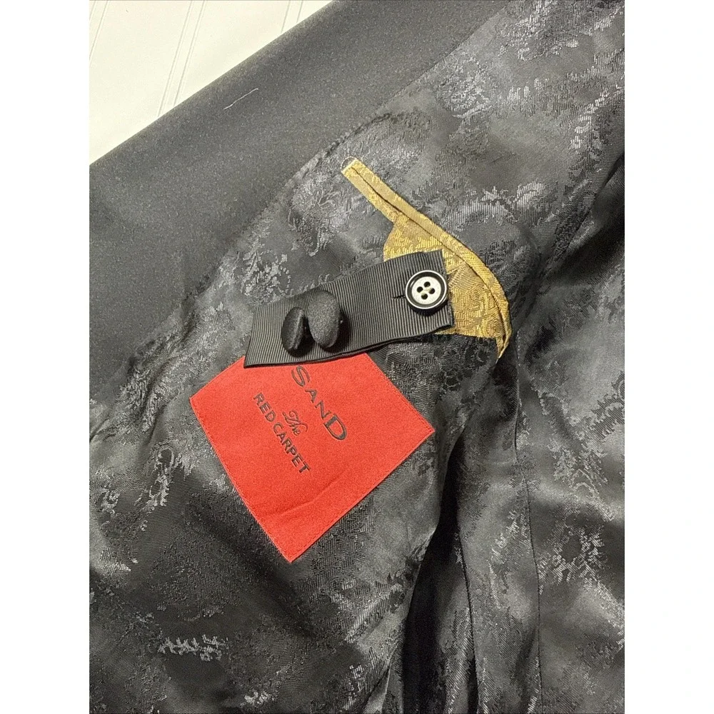 Sand The Red Carpet Brocaded Abstract White‎ And Black Men's Dinner Jacket Nice!
